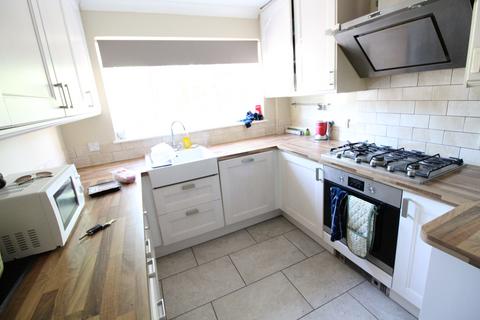 4 bedroom detached house to rent, Malthouse Green, Luton, LU2 8SN