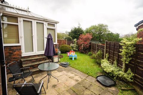 3 bedroom semi-detached house to rent, Longworth Road, Horwich