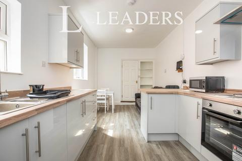 4 bedroom house share to rent, Adams Avenue, Northampton, NN1 4LQ