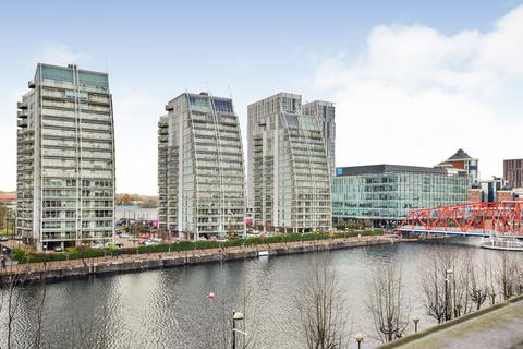 2 bedroom apartment to rent, NV Building, The Quays, Salford, M50