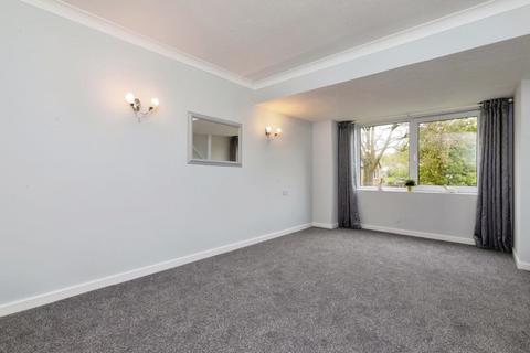 1 bedroom flat for sale, 142 Kings Head Hill, Chingford E4