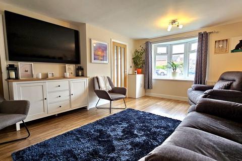 3 bedroom detached house for sale, Iverley Walk, Stourbridge DY9