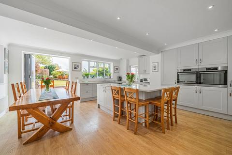 Holly Bourne Upperfield, Easebourne, Midhurst, GU29 9AE