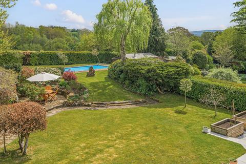 Holly Bourne Upperfield, Easebourne, Midhurst, GU29 9AE