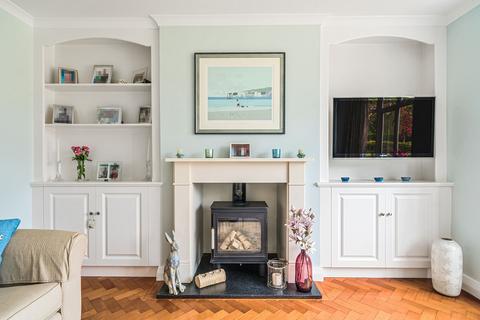 Holly Bourne Upperfield, Easebourne, Midhurst, GU29 9AE