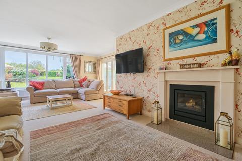 Holly Bourne Upperfield, Easebourne, Midhurst, GU29 9AE
