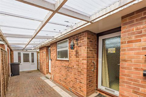 77 Beechfield Drive, Kidderminster, DY11 5HQ