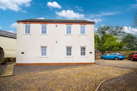 2 bedroom flat for sale, Bedwas Road, Caerphilly, CF83 3AR