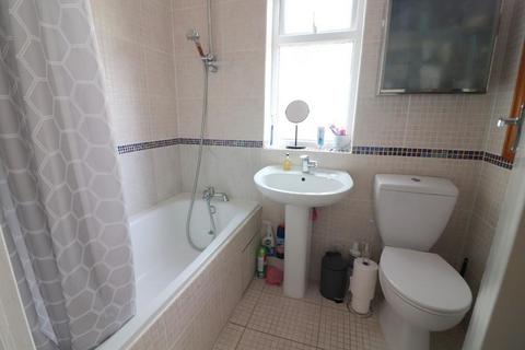 94 Clarendon Road, Luton, LU2 7PJ