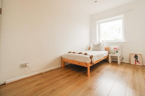 2 bedroom apartment for sale, Lodge Road, Croydon, CR0