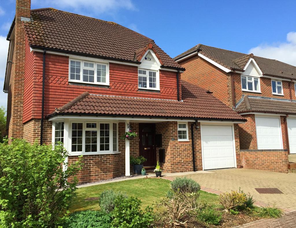 Keats Close, Horsham, West Sussex, RH12 4 bed detached house £510,000