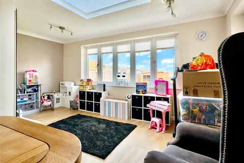 4 Philip Avenue, Swanley, BR8 8HG