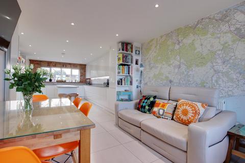 2, Headington Meerut Road, Brockenhurst, SO42 7TD