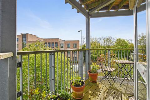 2 bedroom apartment for sale, Avalon Court, Hartswood Close, Bushey WD23 2GF