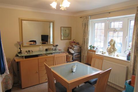 4 bedroom chalet for sale, Strangford Place, Herne Bay