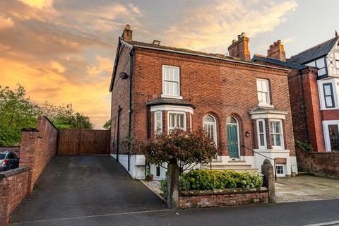 4 bedroom semi-detached house for sale, The Crescent, Northwich