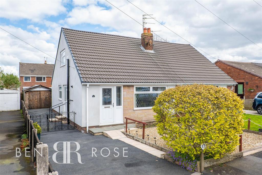 Mintholme Avenue, Hoghton, Preston 3 bed semidetached bungalow for
