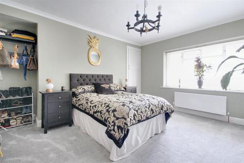 18 Ilex Way, Goring By Sea, Worthing, BN12 4UZ