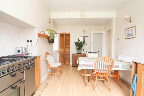 18 Ridge Park, Purley, CR8 3PN