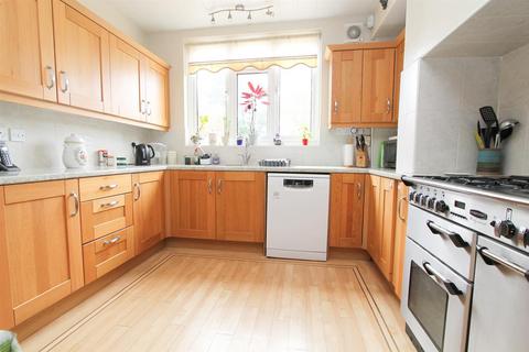 18 Ridge Park, Purley, CR8 3PN