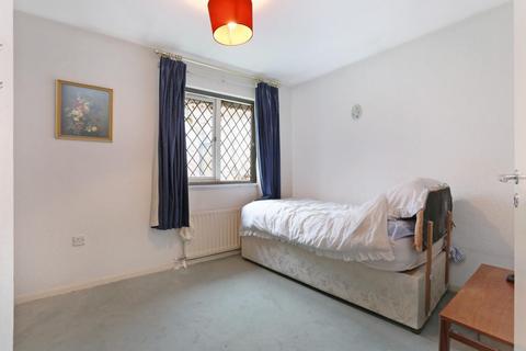2 bedroom house for sale, Allendale Close, London, SE5