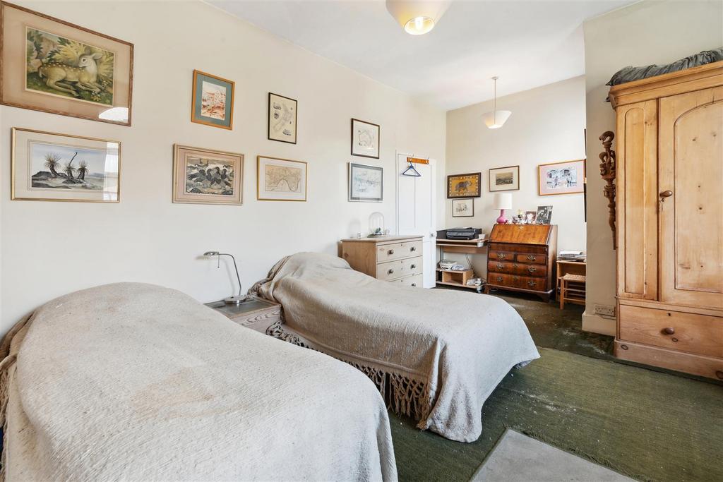 Wellesley Road, W4 - FOR SALE