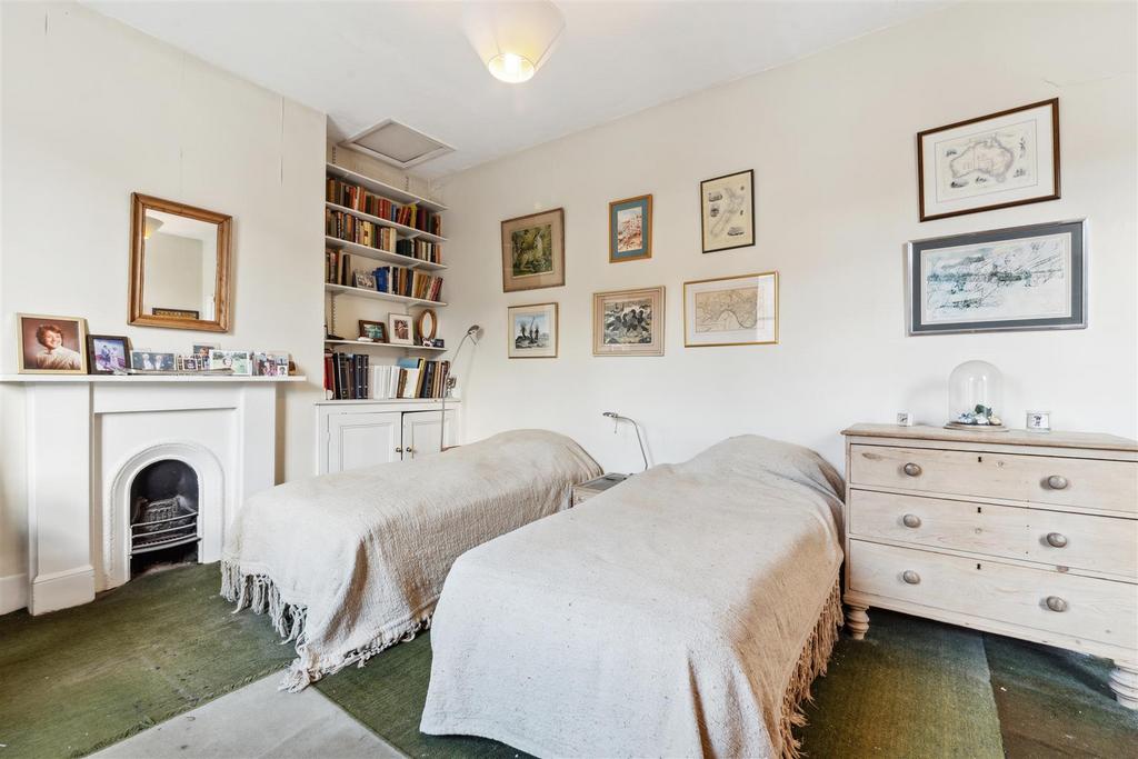 Wellesley Road, W4 - FOR SALE