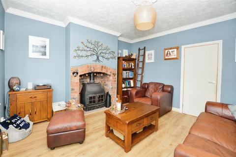 3 bedroom semi-detached house for sale, Warwick Road, Scunthorpe