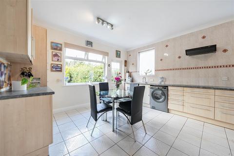 3 bedroom detached bungalow for sale, Caldecote Gardens, Bushey WD23