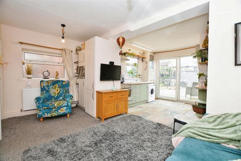 2 bedroom semi-detached house for sale, Brooklands Avenue, Broughton, Brigg