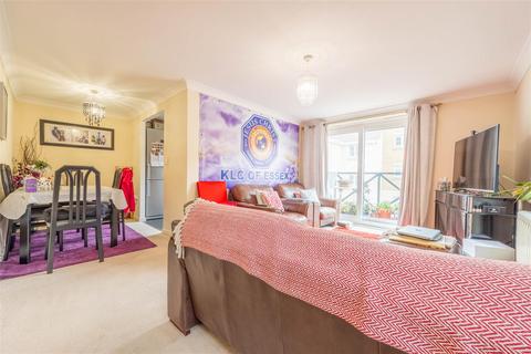 2 bedroom apartment for sale, Retort Close, Southend-On-Sea