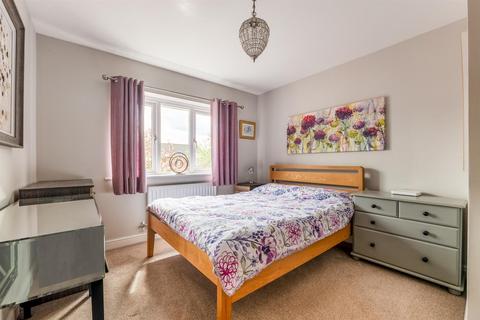 2 bedroom retirement property for sale, Sky Court, Worcester