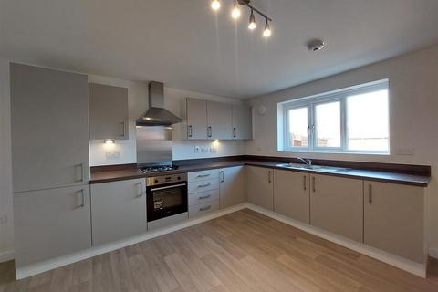 4 bedroom semi-detached house for sale, Tewkesbury Road, Gloucester GL2