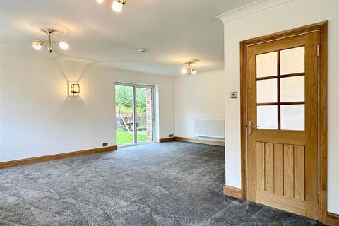 3 bedroom detached bungalow to rent, Beverley Gardens, Ravenhill