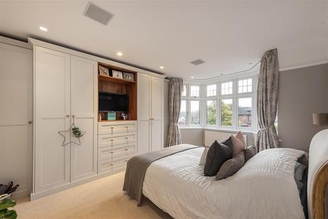 4 bedroom detached house for sale, Roundwood Lane, Harpenden