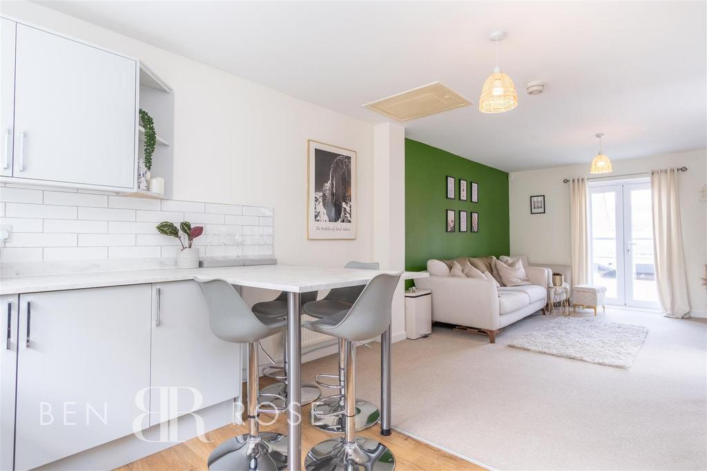 Lounge/Kitchen