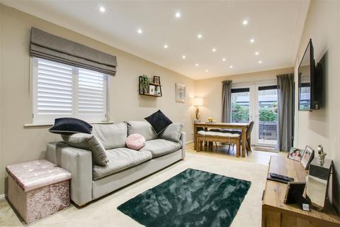 1 bedroom flat to rent, Landau Way, Broxbourne