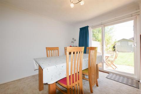 15 Farm Close, Chalgrove, Oxford, OX44 7RL