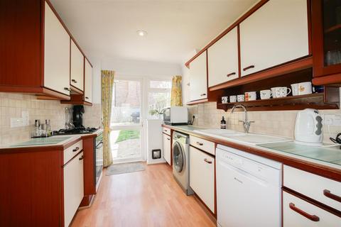 15 Farm Close, Chalgrove, Oxford, OX44 7RL