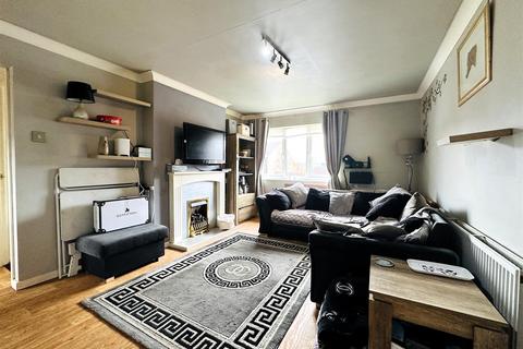 1 bedroom flat for sale, Bainbridge Drive, Selby