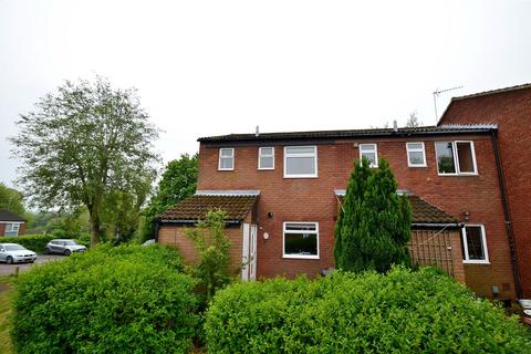 3 bedroom end of terrace house to rent, Skipton Close, Herts SG2
