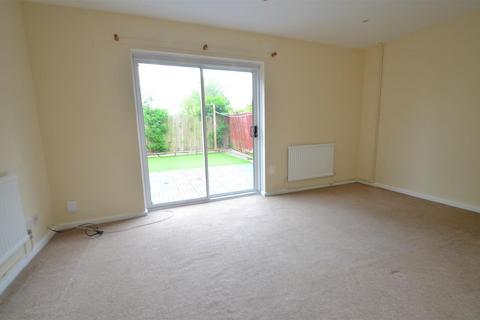 3 bedroom end of terrace house to rent, Skipton Close, Herts SG2