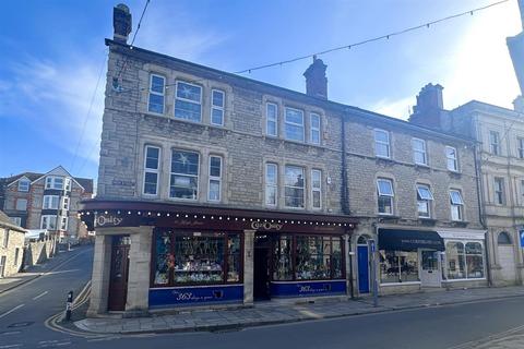 2 bedroom flat to rent, High Street, Swanage