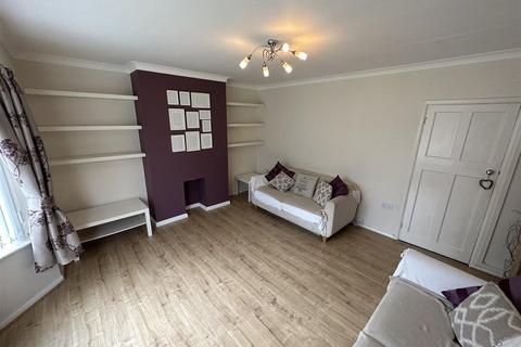 3 bedroom semi-detached house to rent, Rushford Drive, Nottingham NG8
