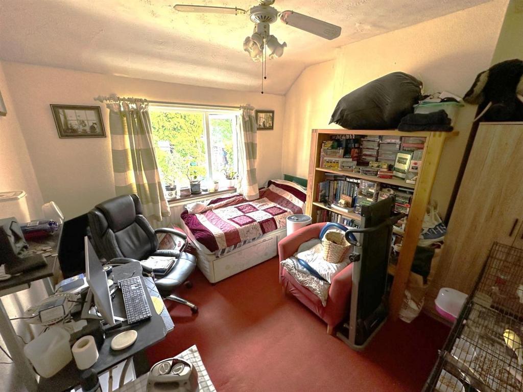 Bed1.jpg