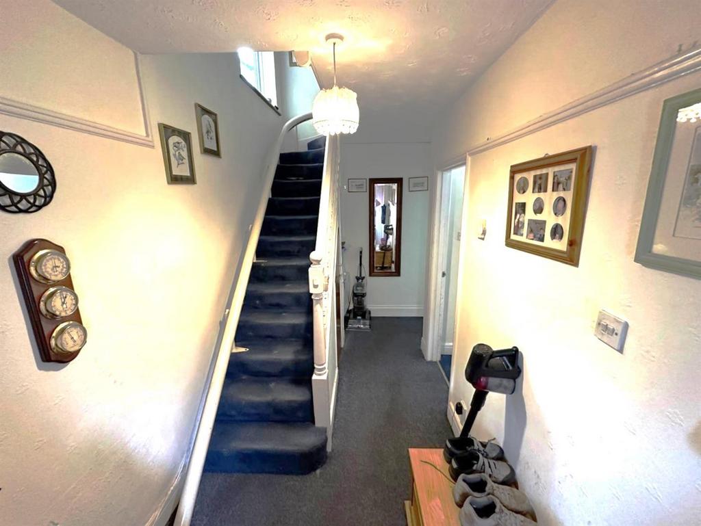 Hallway.jpg