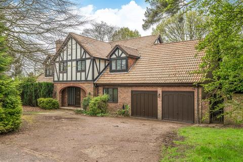 5 bedroom detached house for sale, Grove Shaw, Kingswood