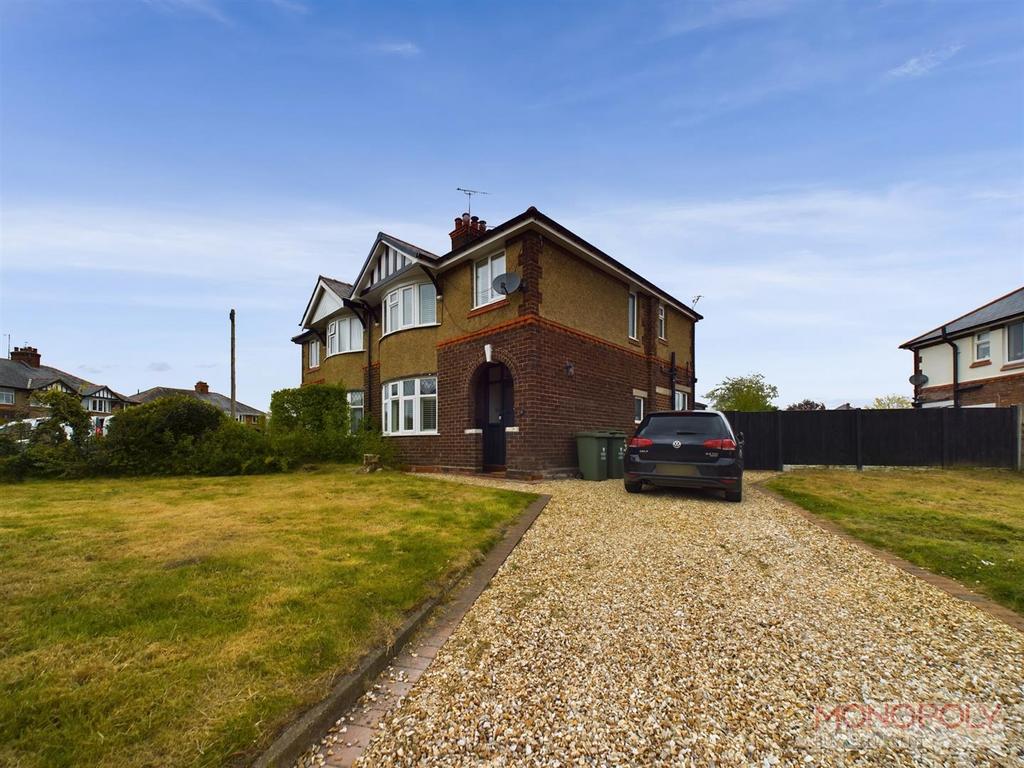 Windsor Drive, Wrexham 3 bed semidetached house for sale £240,000
