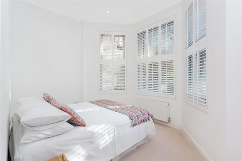 3 bedroom flat to rent, Mapesbury Road NW2