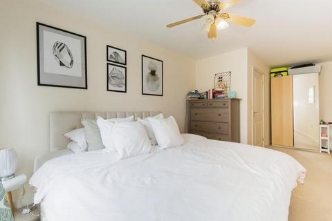 2 bedroom apartment for sale, Longhorn Avenue, Gloucester